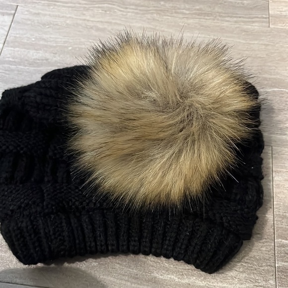 Fur Pom Pom Knit Beanie - Picture 5 of 7